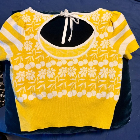 Anthropologie Tops - Anthropologie Maeve Yellow & White Floral Knit Top